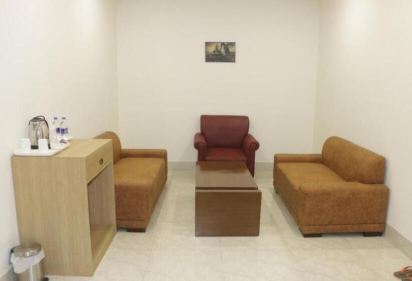 בית מלון כפרי The Rajgir Residency