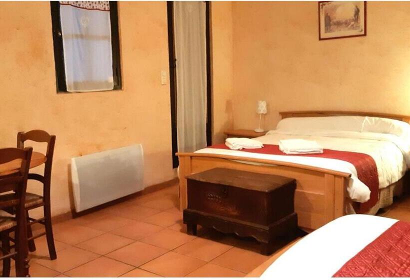مبيت وإفطار Chambres D Hôtes La Cavalière