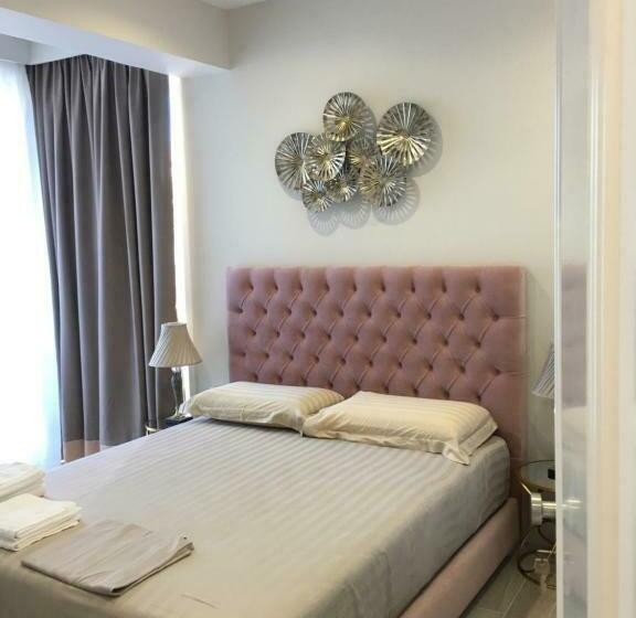 هتل Onira Luxury Rooms