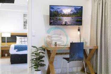 Zen Ocean Bliss   Cozy 2 Br/2 Ba Sea View Retreat