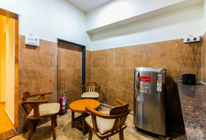 호스텔 Hygeinic Airport Dormitory Near By Bom