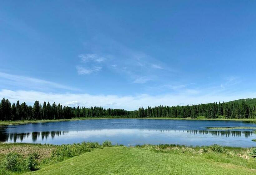 Отель Schott S Lake Conference & Resort
