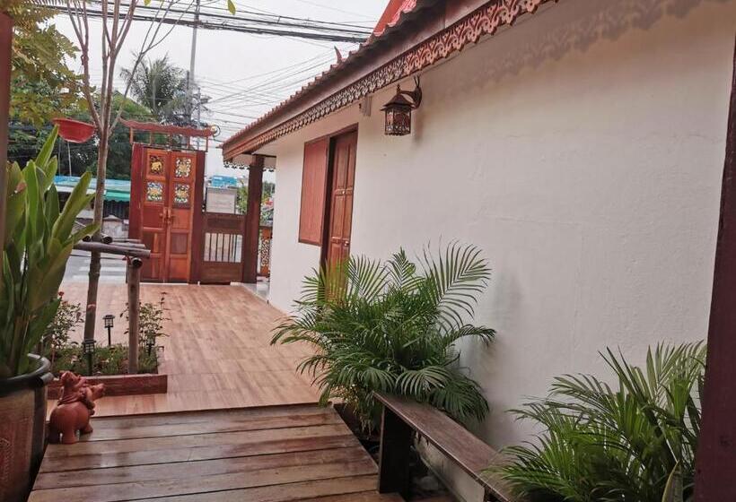 پانسیون Chanida Home