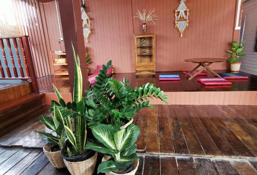 پانسیون Chanida Home