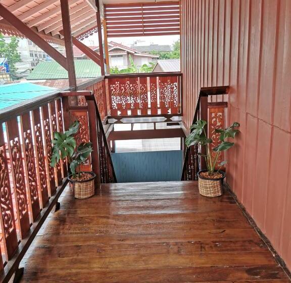 پانسیون Chanida Home