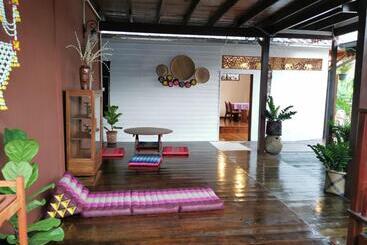 پانسیون Chanida Home