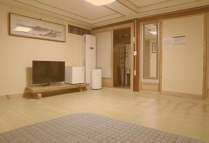 بنسيون Hanok Story Guesthouse