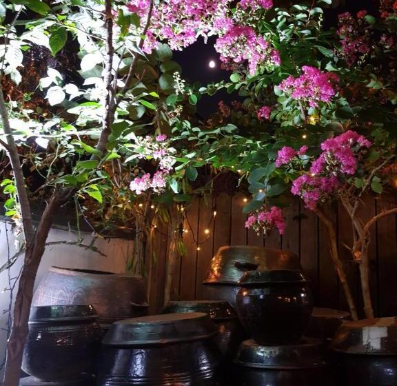 بنسيون Hanok Story Guesthouse