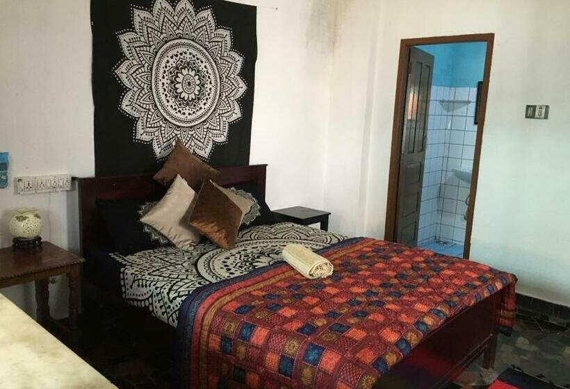 پانسیون Zen House