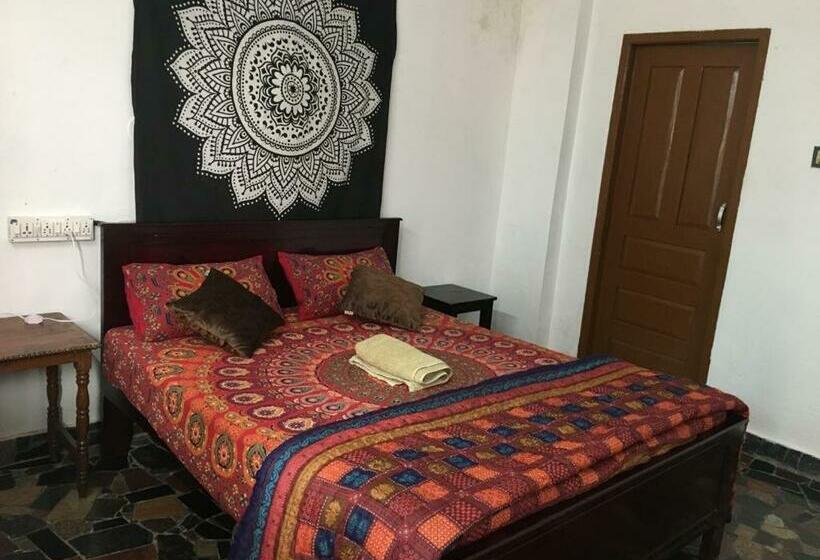 پانسیون Zen House