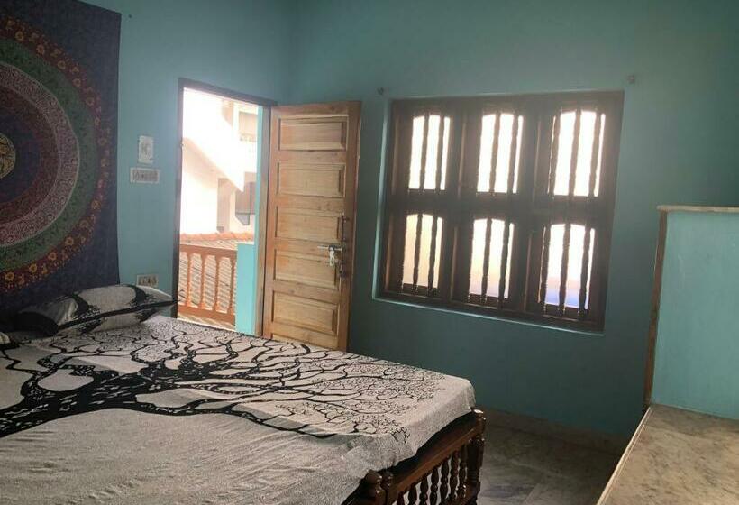 پانسیون Zen House