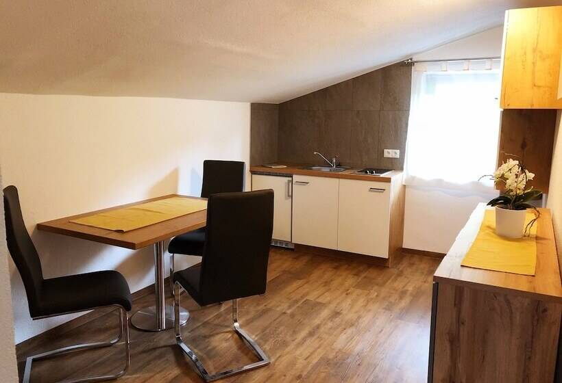 مبيت وإفطار Pension Aschlandhof