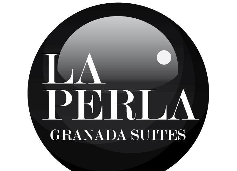 مسافرخانه La Perla Granada Suites
