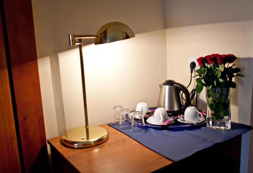 Отель Apartamenty Pod Lwem