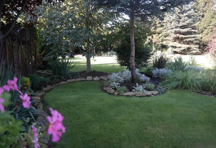 ホテル Astra Tajemniczy Ogród