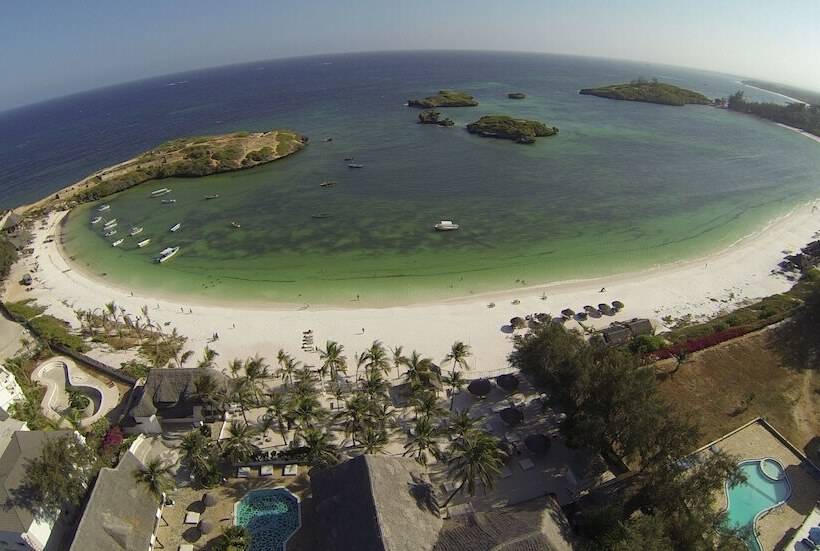 هتل Barracuda Inn Resort