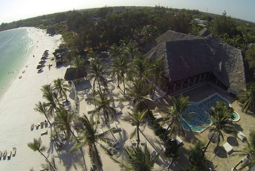 هتل Barracuda Inn Resort