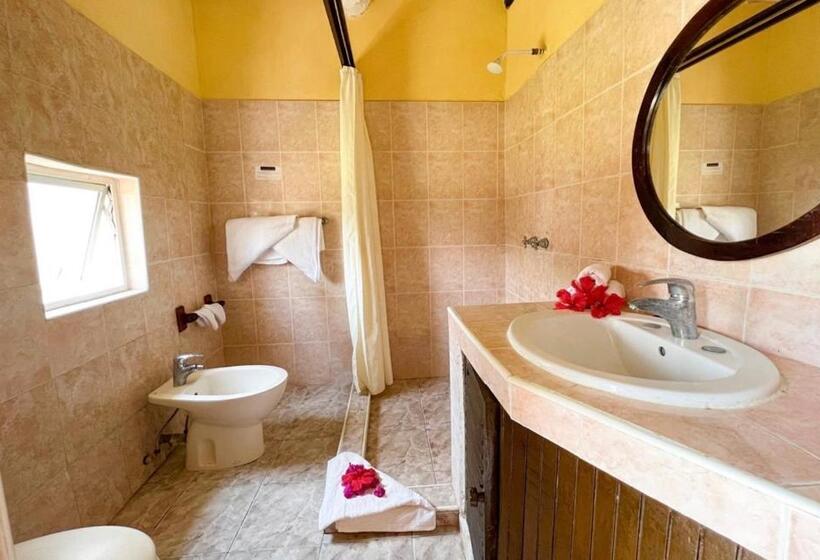 هتل Barracuda Inn Resort