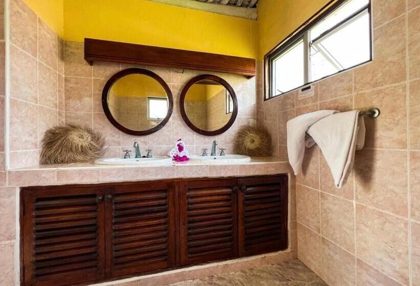 هتل Barracuda Inn Resort
