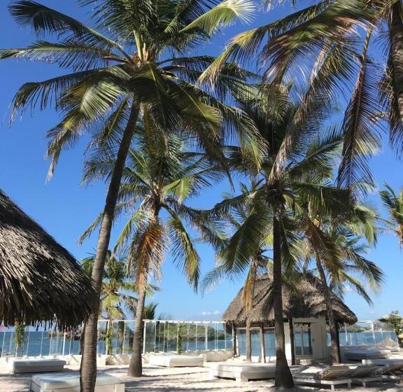 هتل Barracuda Inn Resort