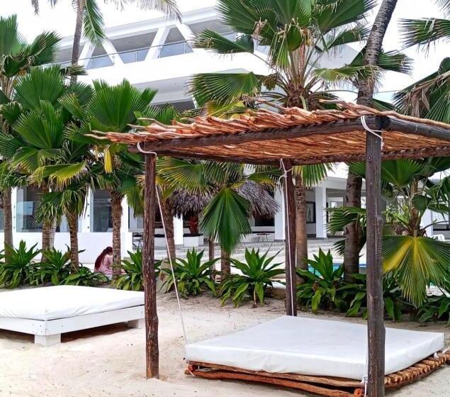 هتل Barracuda Inn Resort
