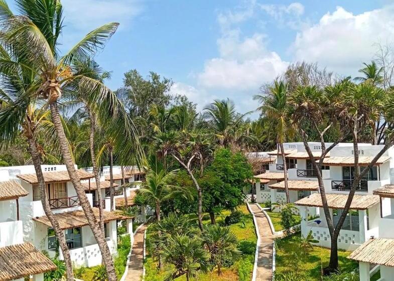 هتل Barracuda Inn Resort