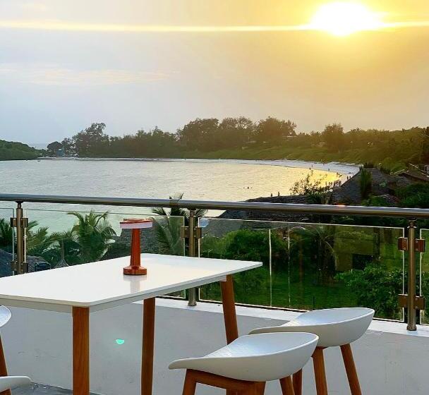 هتل Barracuda Inn Resort
