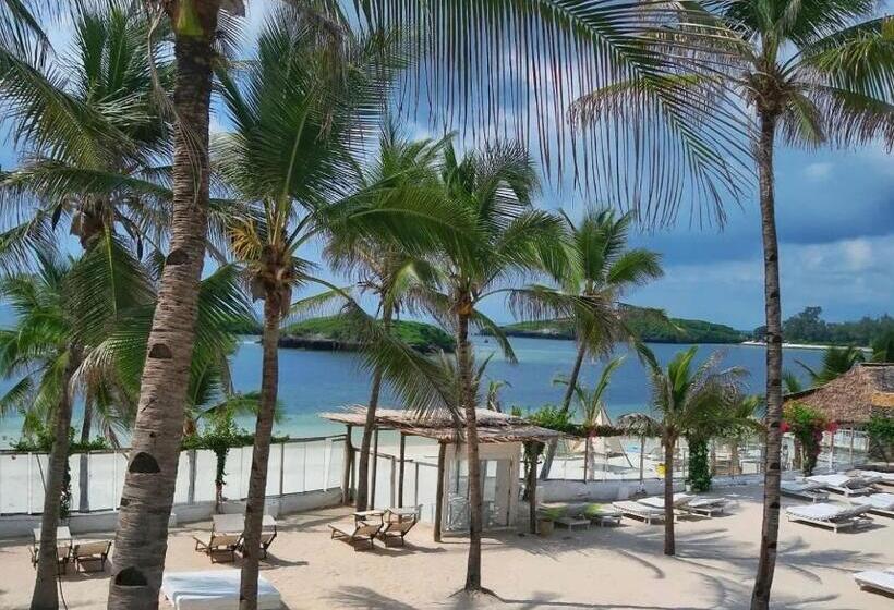 هتل Barracuda Inn Resort