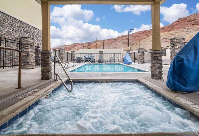 هتل Comfort Suites Moab Near Arches National Park