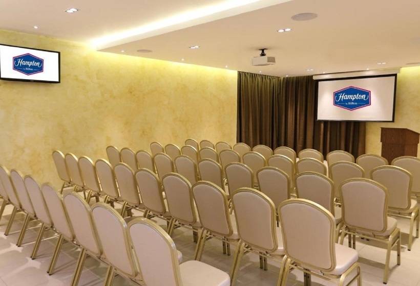 هتل Hampton By Hilton Panama