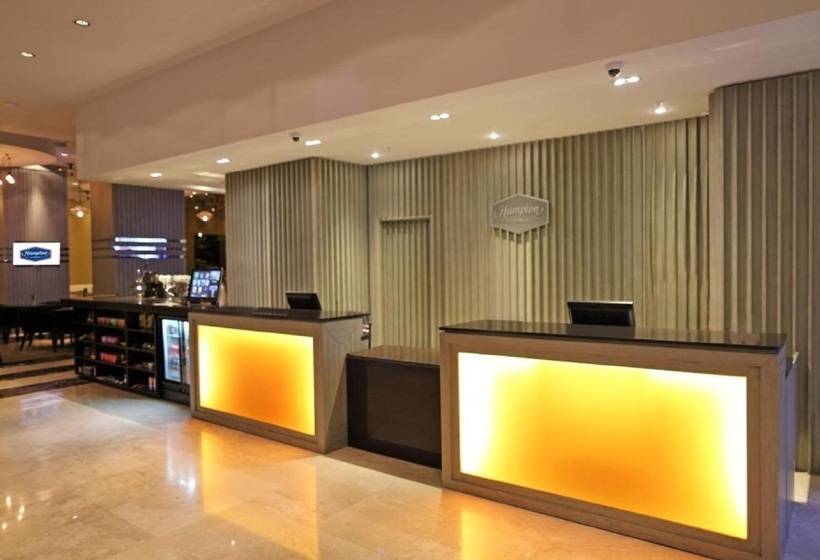 Hotel Hampton By Hilton Panama