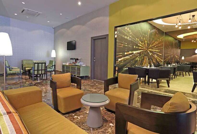 Отель Hampton By Hilton Panama