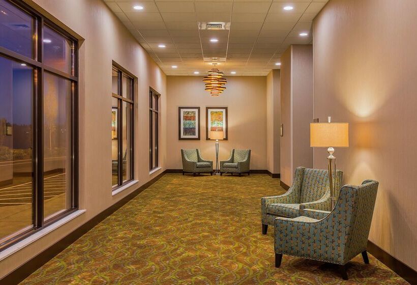 هتل Hampton Inn & Suites Bend