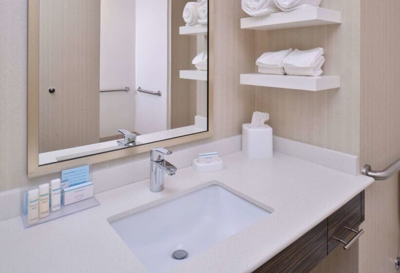 هتل Hampton Inn & Suites Bend