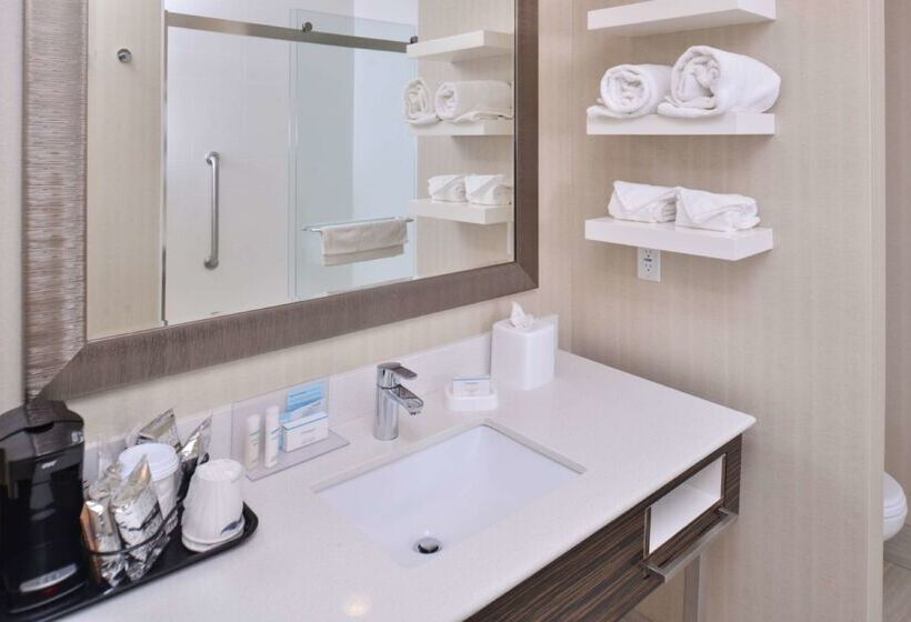 هتل Hampton Inn & Suites Bend