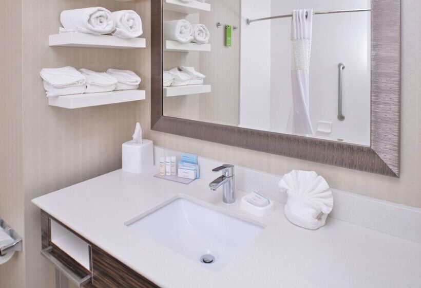 هتل Hampton Inn & Suites Bend