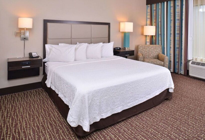 هتل Hampton Inn & Suites Bend
