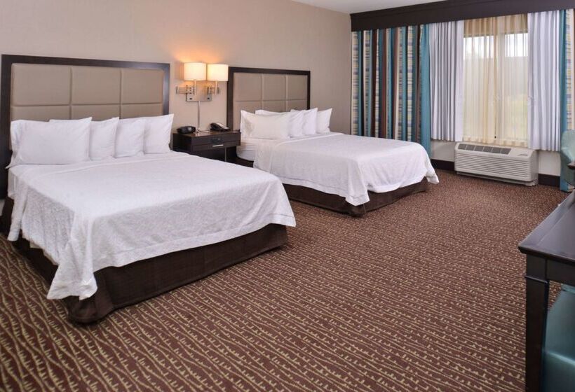 هتل Hampton Inn & Suites Bend