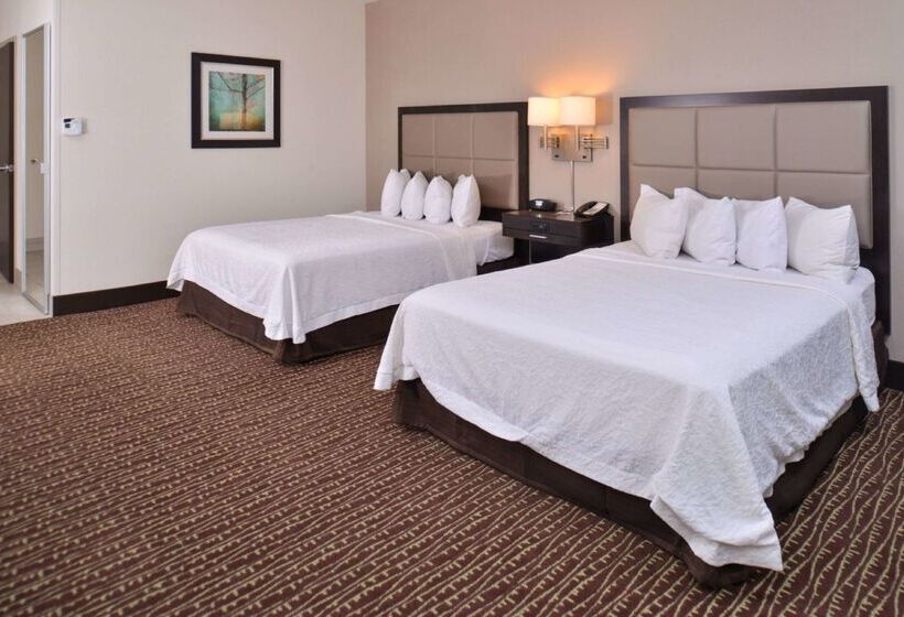 هتل Hampton Inn & Suites Bend