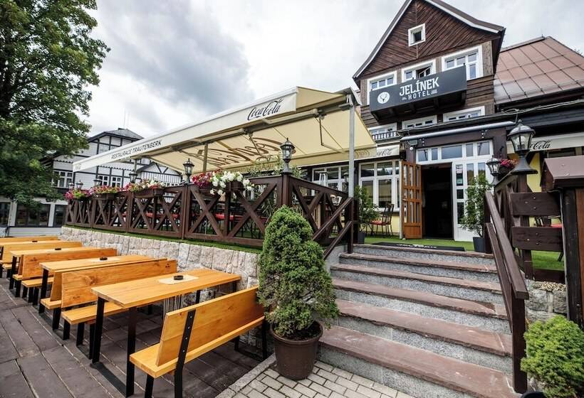 هتل Jelinek