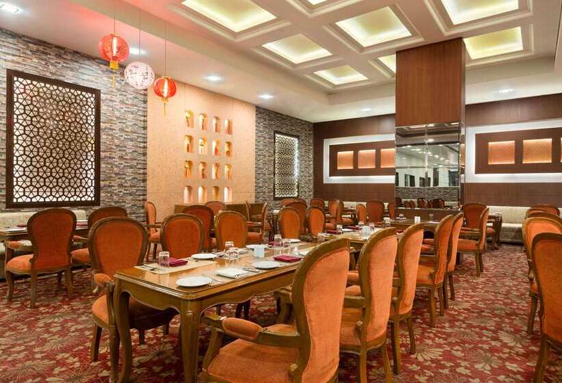 فندق Ramada By Wyndham Jamshedpur