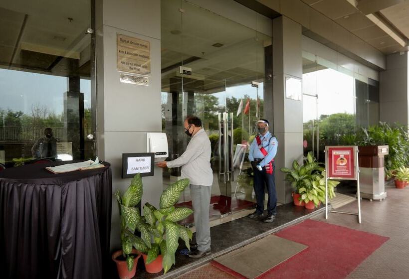 هتل Ramada By Wyndham Jamshedpur
