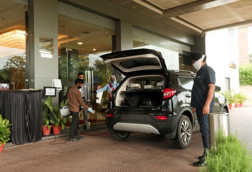 هتل Ramada By Wyndham Jamshedpur