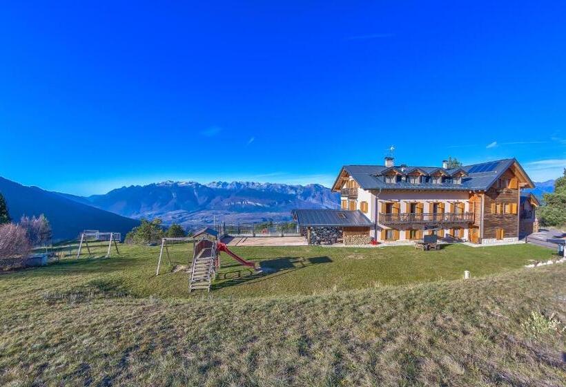 Отель Rifugio Predaia Ai Todesci
