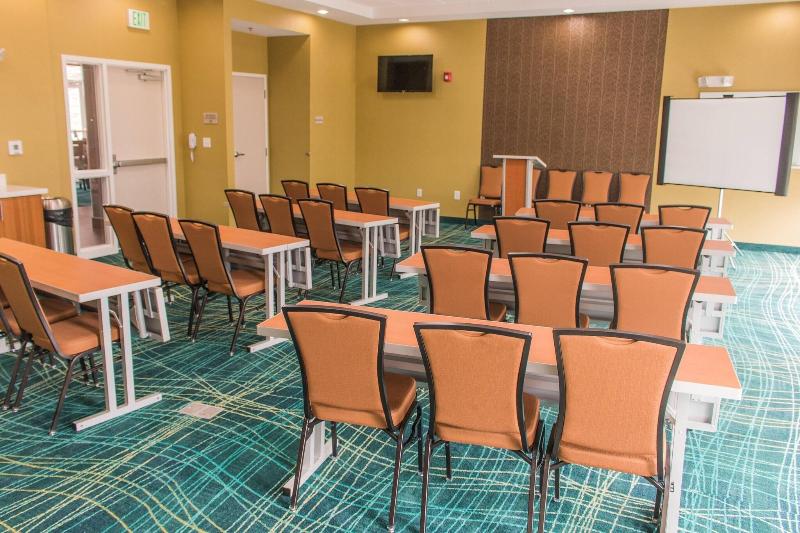 Отель Springhill Suites By Marriott Sumter