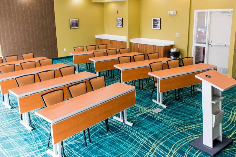 Отель Springhill Suites By Marriott Sumter