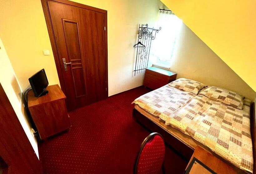 هتل Zajazd Skorpion B&b