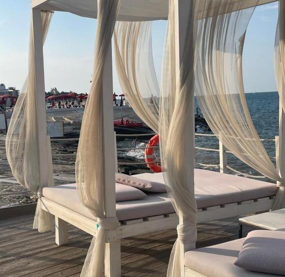 اقامتگاه Fabris Palace
