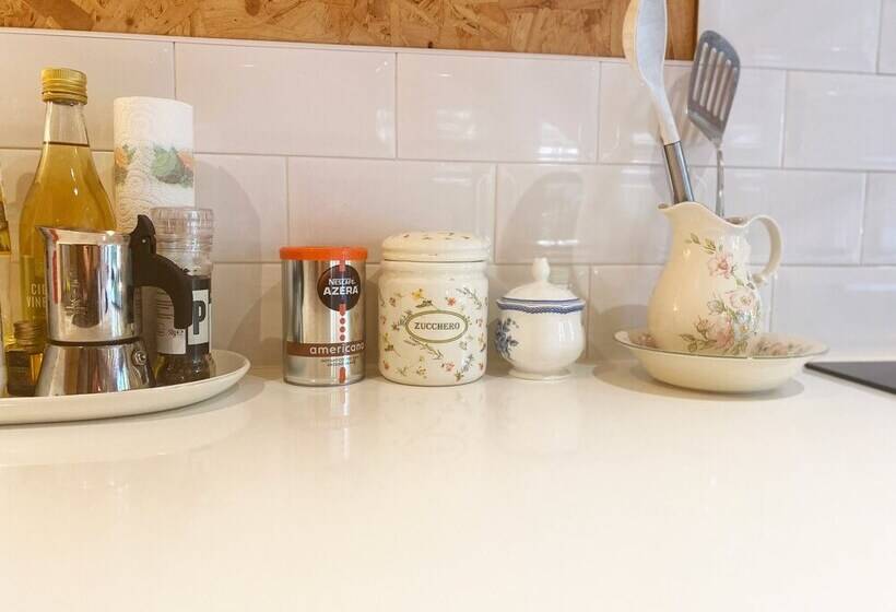 Zen Garden Cottage   Patio & Parking By The Bay