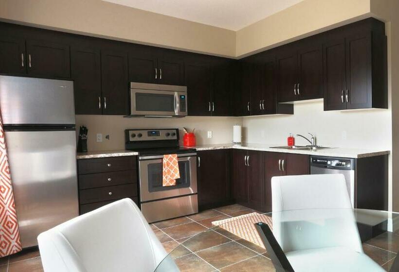 پانسیون Boardwalk Homes   Executive Guest Rooms & Townhomes